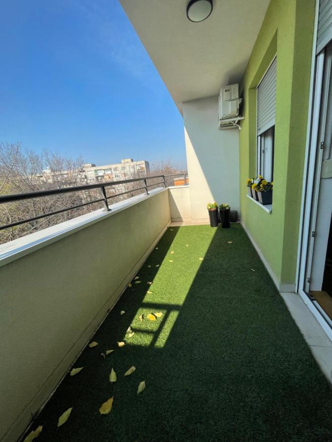 Sunny Studio Daire Novi Sad Dış mekan fotoğraf